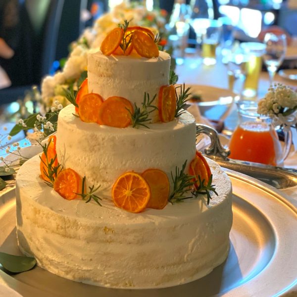 藤右ェ門wedding：カラードリップウエディングケーキ♪