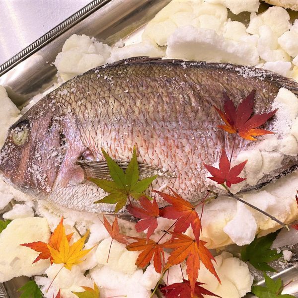 藤右ェ門wedding：鯛の塩釜焼きの鏡開き